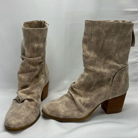 Tan Mid Calf Faux Snake Slouch Very G Heeled Boots - Picture 1 of 9